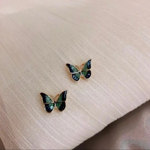 🦋FREE🦋 Buy one earrings get butterfly earrings for free - Picture 4 of 9